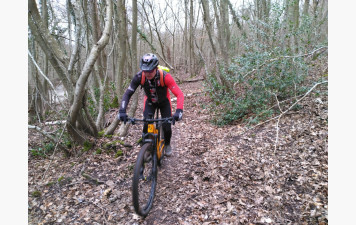 Ca colle...à la roue...